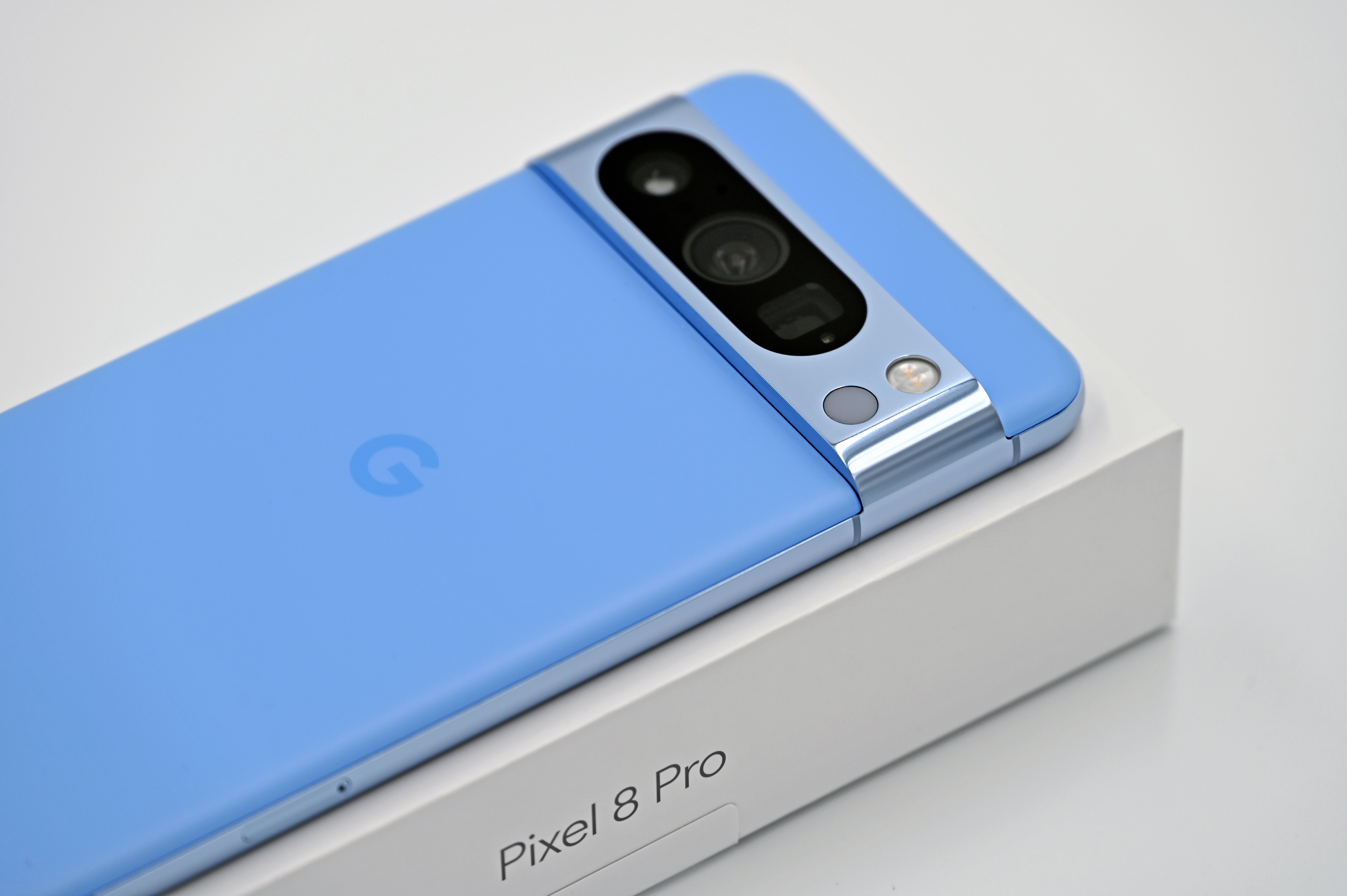 Google Pixel 8 Pro Unlocked (128GB, Obsidian, Tensor G3)